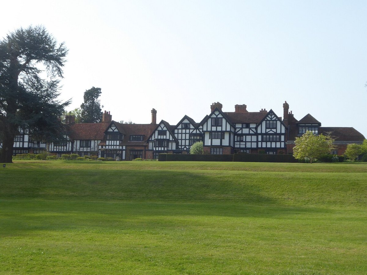 Ascott, further view