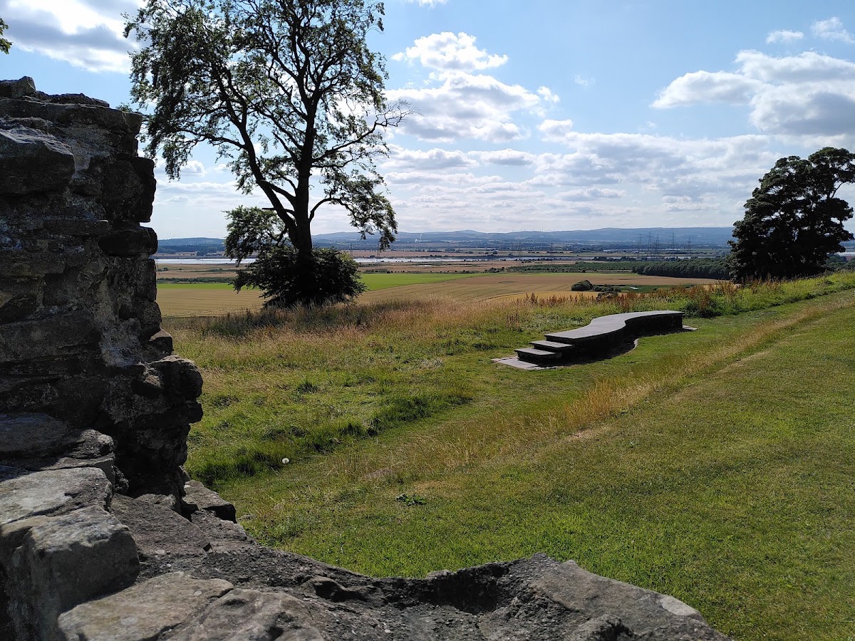 Clackmannan Tower, further view