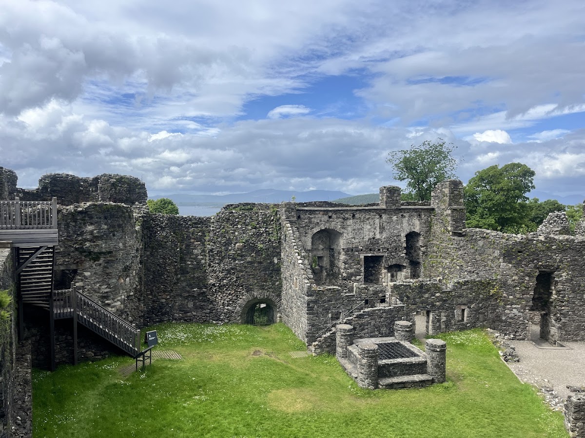 Dunstaffnage Castle and Chapel, further view