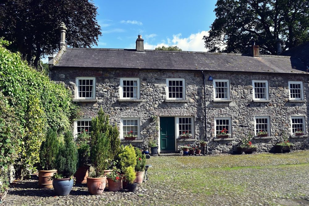 Narrow Water Castle