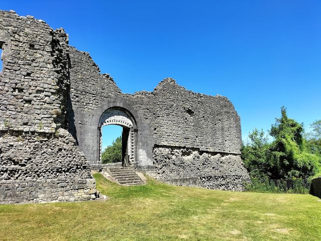 Newcastle (Bridgend) Castle