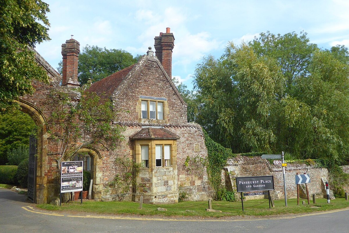 Penshurst Place, further view