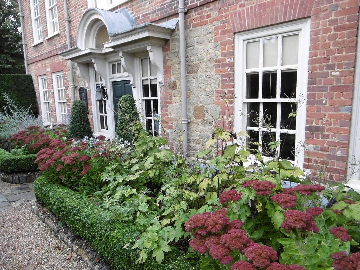 Quebec House, further view
