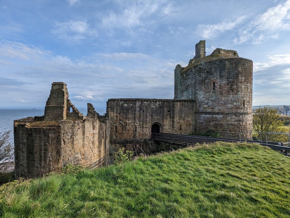 Ravenscraig Castle